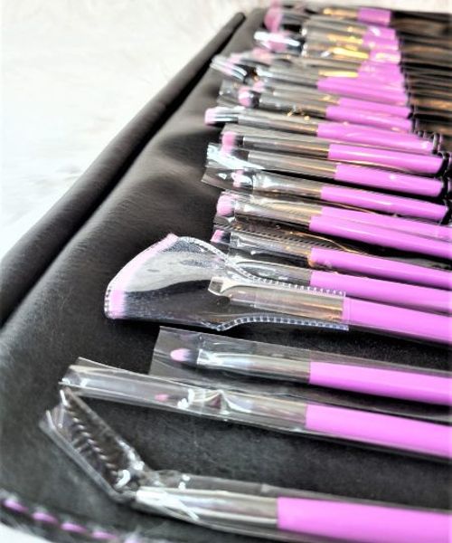 URSALA 24 PC BRUSHES