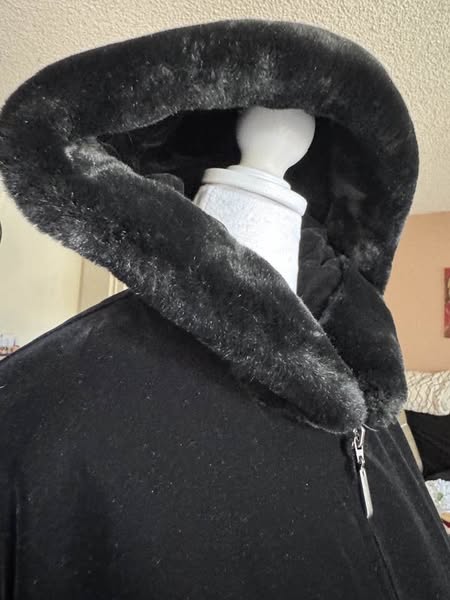 BLACK HOODED WINTER COAT SIZE 14/16