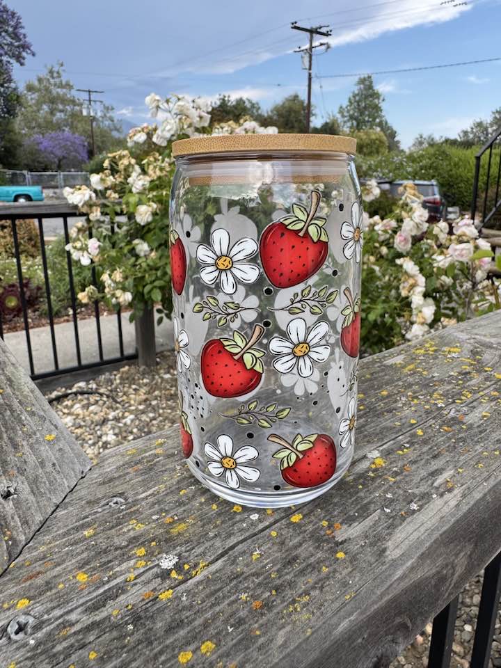 STRAWBERRIES GLASS CUP