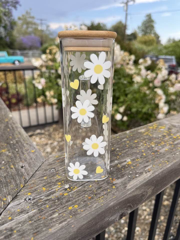 WHITE DAISIES GLASS CUP