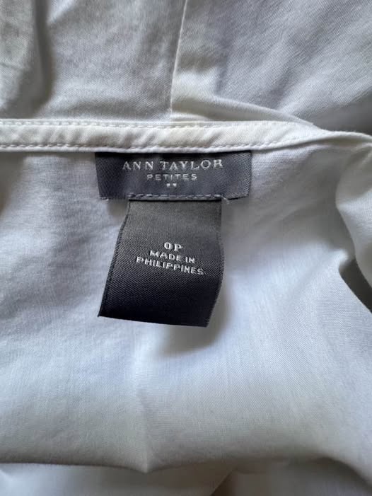 WHITE RUFFLE BUTTON DOWN TOP SIZE XS