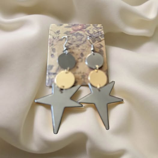 STAR EARRINGS