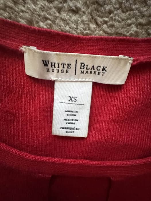 RED SWEATER TOP SIZE XS