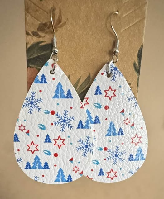 XMAS HOLIDAY LEATHER EARRINGS
