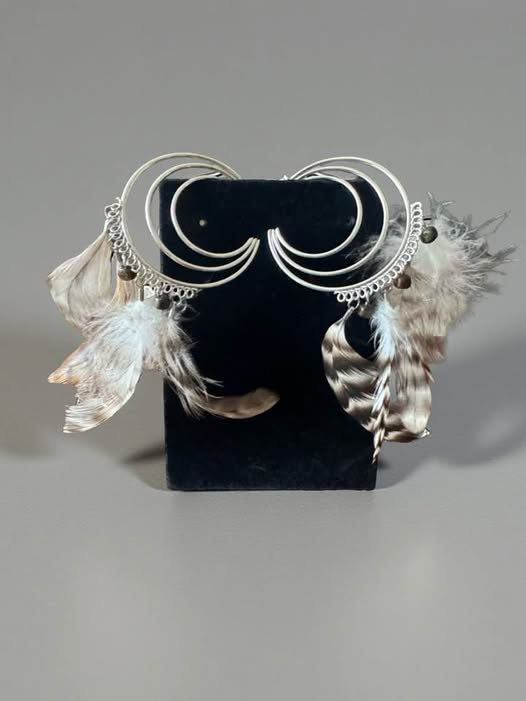 HOOP/FEATHER EARRINGS
