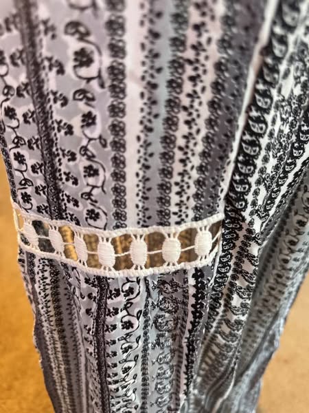 BLACK/WHITE WIDE LEG PANTS SIZE S