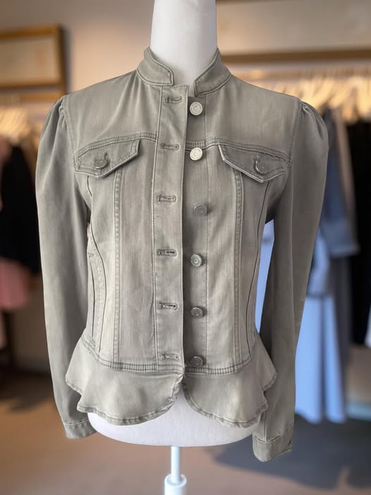 JEAN RUFFLE JACKET SIZE 4