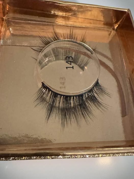 LIVIGLAM NATURAL EYELASHES