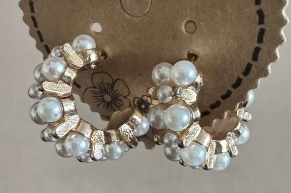 CLUSTER PEARL MINI HOOPS