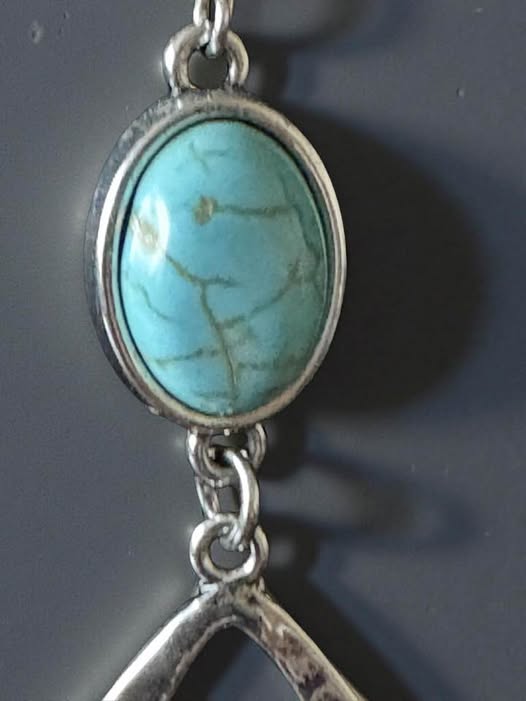 CRACKLE STONE HAMMERED TEAR DROP EARRINGS