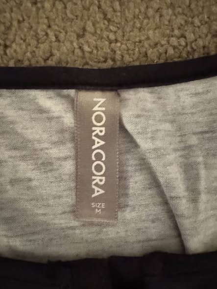 BLACK/WHITE OMBRE BLOUSE SIZE M - Beauty&Beyond