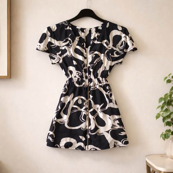 Black & Cream Abstract Print Dress Size S - Beauty&Beyond
