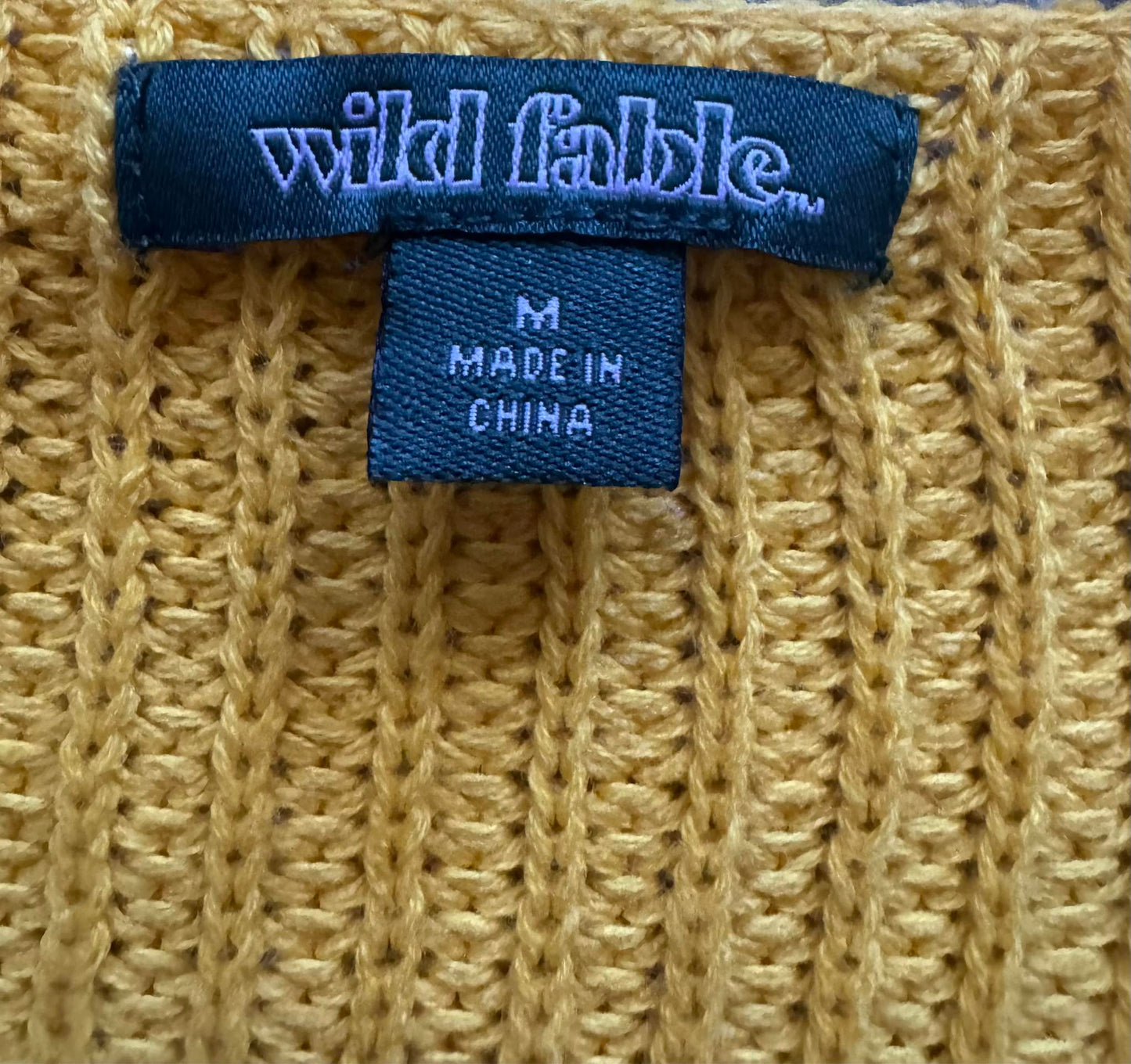 Wild Fable Women's Yellow Cropped Knit Sweater Size Medium Long Sleeve V-Neck