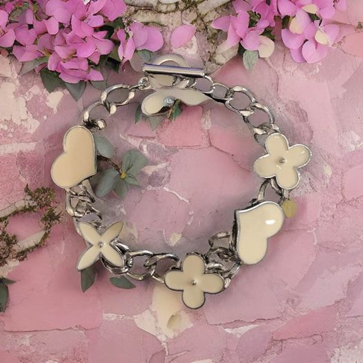 Ivory Heart and Flower Bracelet