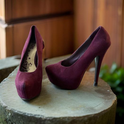 Maroon Velvet Pump Size 5.5