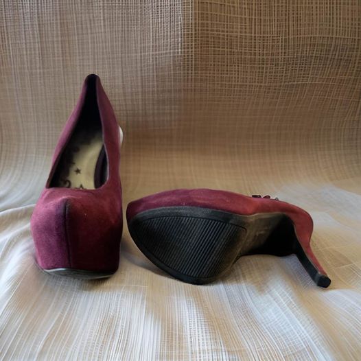 Maroon Velvet Pump Size 5.5