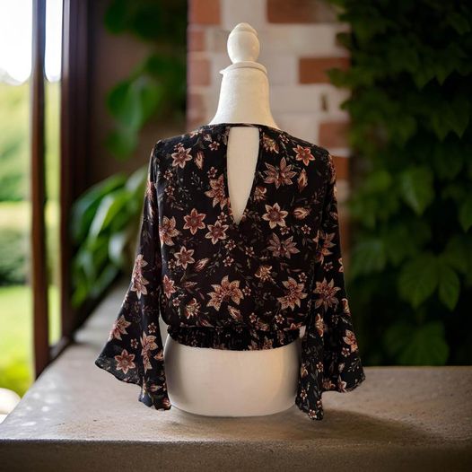 Floral Blouse size M