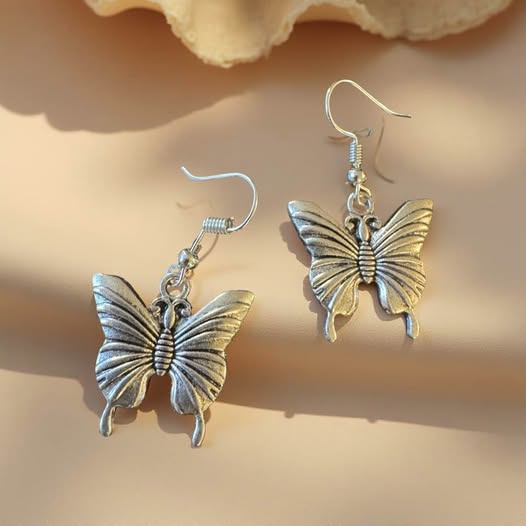 MINI BUTTERFLY EARRINGS