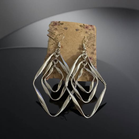 MULTIPLE DIAMOND SHAPE EARRINGS