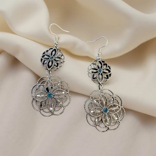 SILVER FLOWER EARRINGS