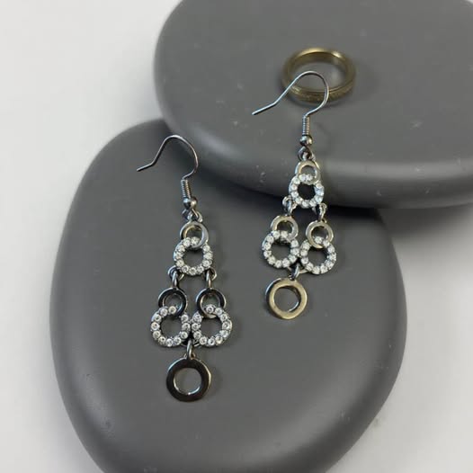 DARK MINI CIRCLE EARRINGS