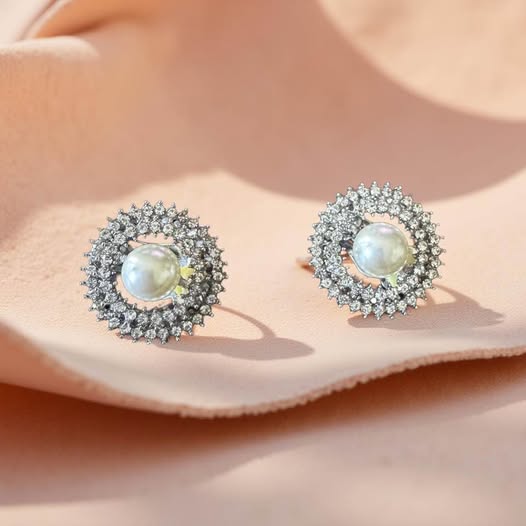 PEARL CLIP ON EARRINGS