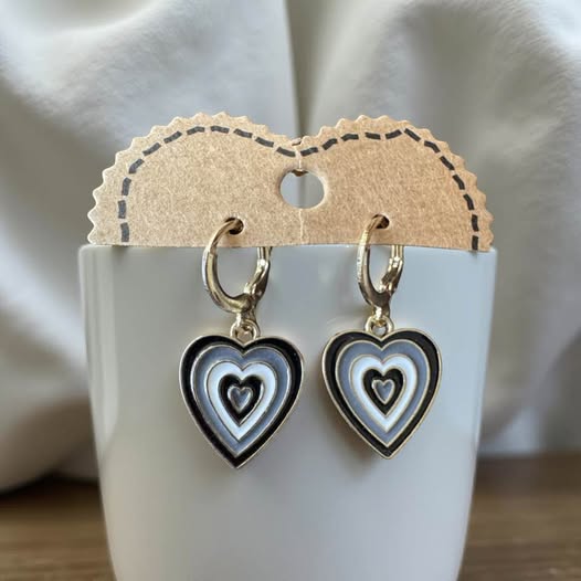 MINI HEART EARRINGS