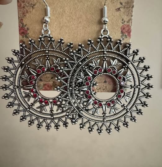 RUBY RED STONE EARRINGS
