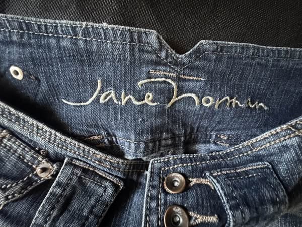 DISTRESSED JEAN MINI SKIRT SIZE 10