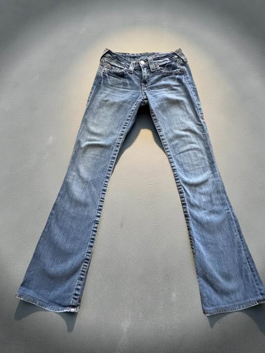 TRUE RELIGION BOOT CUT JEANS
