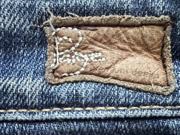 BOOT CUT JEANS SIZE 27