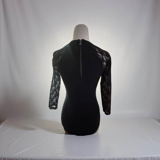 BLACK LACEY BLOUSE XS