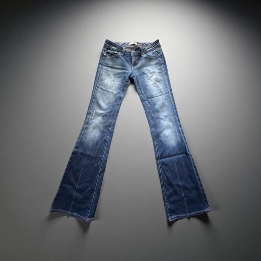 BOOT CUT JEANS SIZE 27