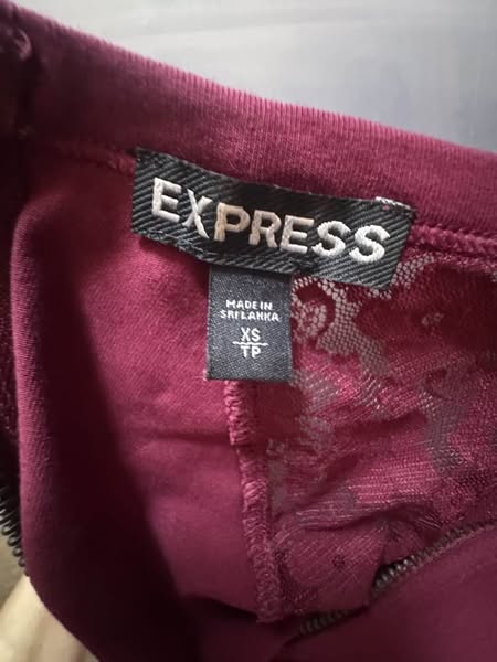 WINE LACEY TOP SIZE XS