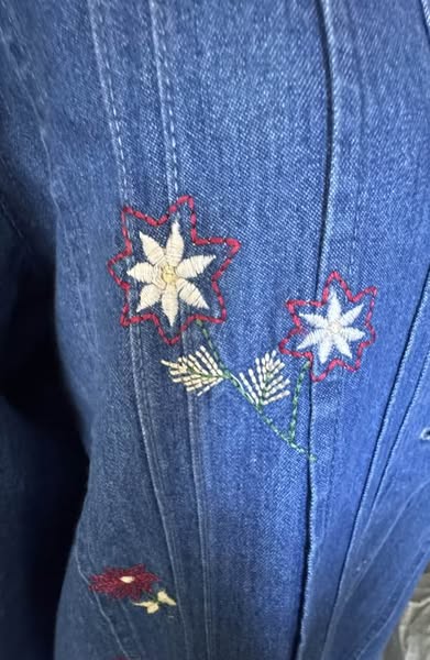 DENIM FLORAL EMBROIDERED JACKET SIZE L