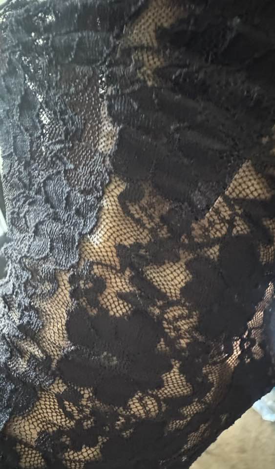 BLACK LACEY BLOUSE XS