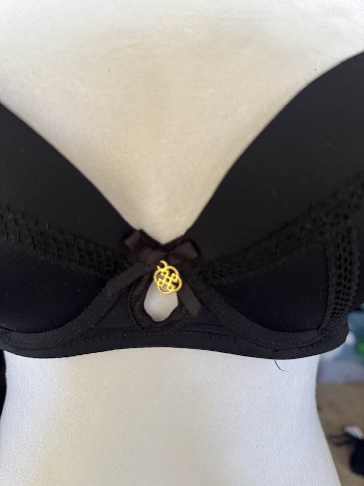 BLACK BRA 36B