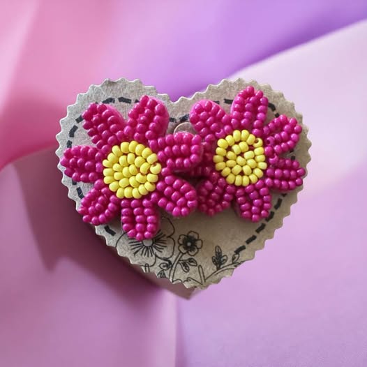 SEABEAD FLOWER STUD EARRINGS