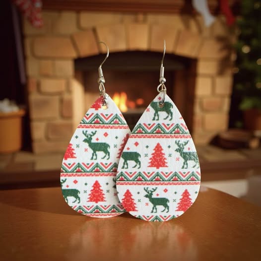 XMAS TREE LEATHER EARRINGS