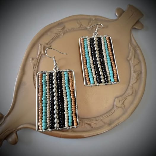 MULIT COLOR SEABEAD EARRINGS