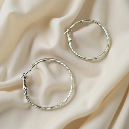 SLEEK SILVER HOOPS