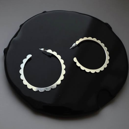SILVER EDGE HOOPS