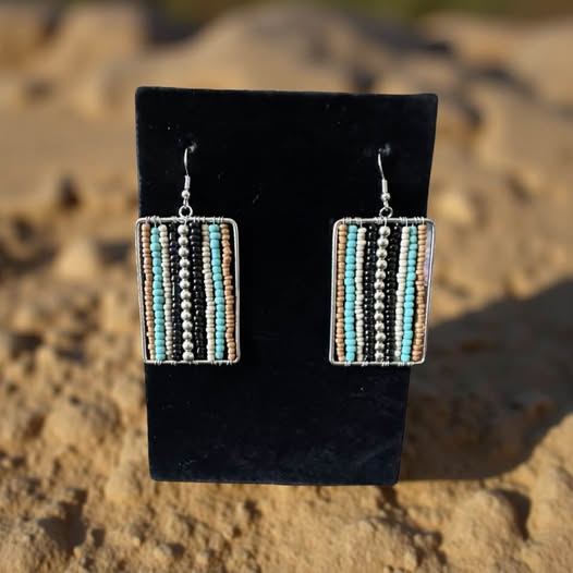 MULIT COLOR SEABEAD EARRINGS