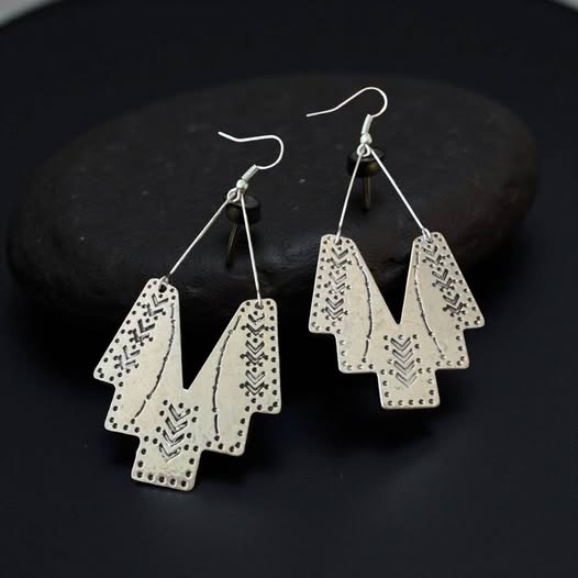 BLOUSE EARRINGS