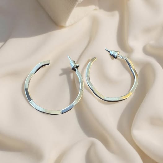 WONKY SILVER MINI HOOPS