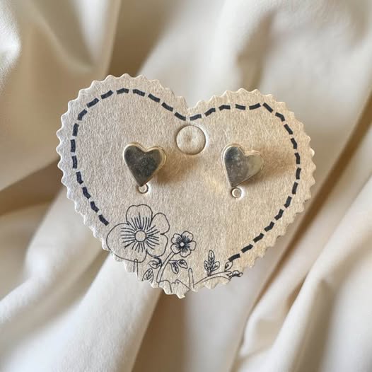 HEART STUD EARRINGS