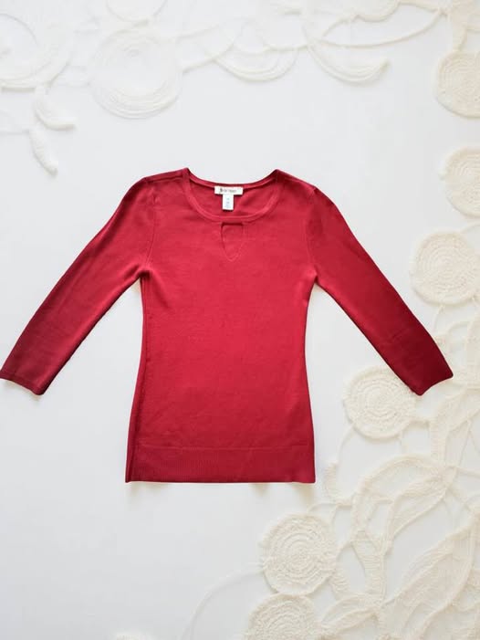 RED SWEATER TOP SIZE XS