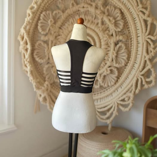 BLACK PRO FIT SPORTS BRA SIZE LARGE