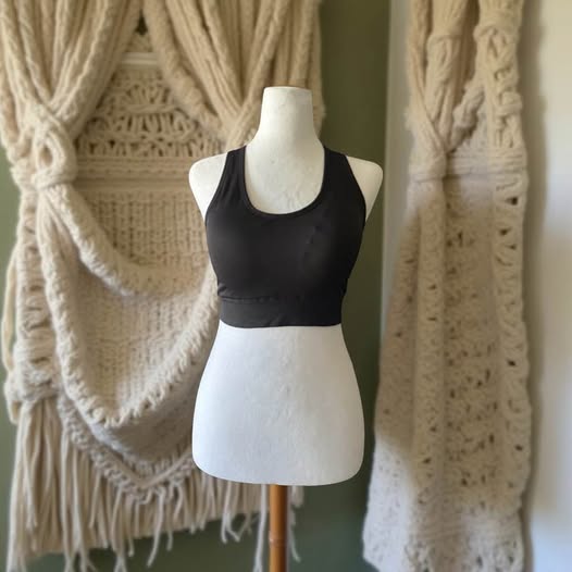 BLACK PRO FIT SPORTS BRA SIZE LARGE