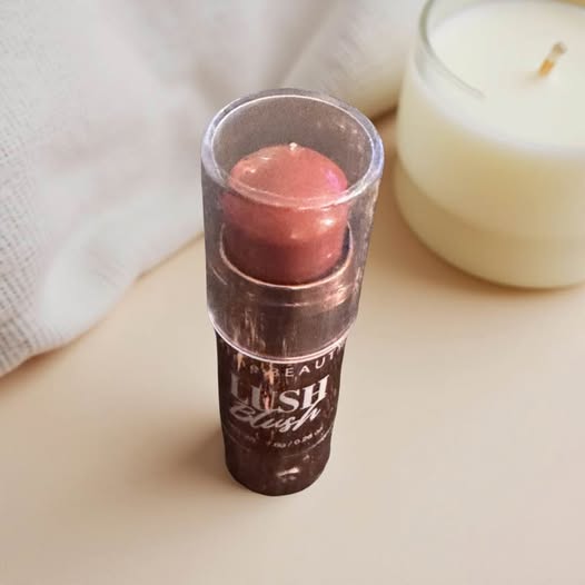 CREAMY BLUSH IN PRAIRIE